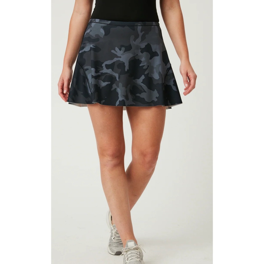 Athleta Womens MATCH POINT PRINTED SKORT 13.5" Black Camo size XS
